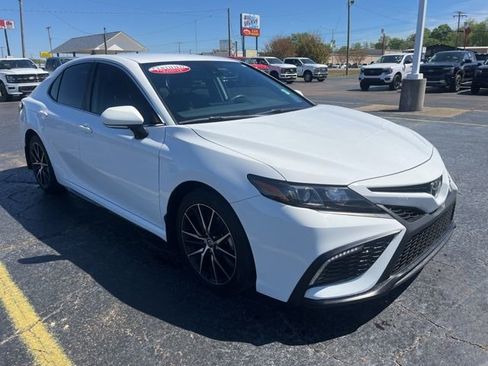 Used 2023 Toyota Camry SE w/ Convenience Package image 3