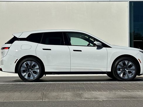 New 2026 BMW iX xDrive60 w/ Premium Package AWD/4WD image 2