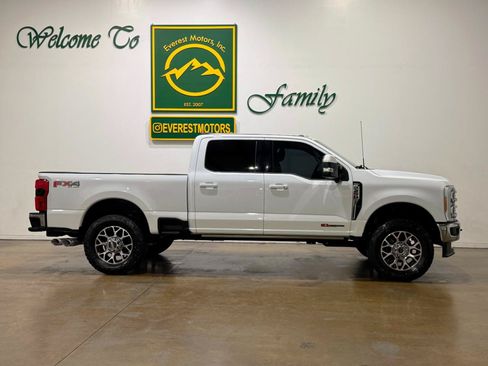 Used 2023 Ford F250 Lariat AWD/4WD image 9