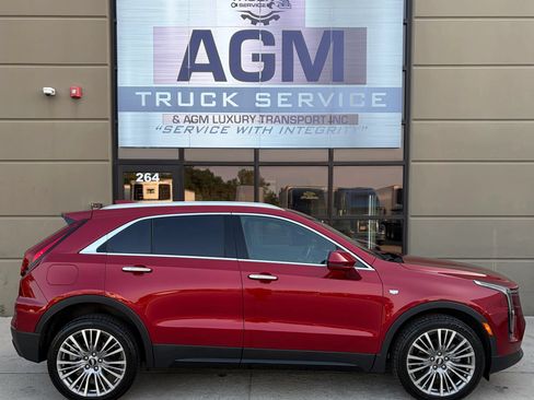 Used 2024 Cadillac XT4 Premium Luxury w/ Technology Package AWD/4WD image 8