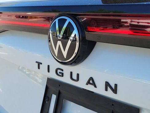 New 2026 Volkswagen Tiguan SE R-Line FWD image 6
