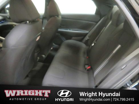 Used 2025 Hyundai Elantra SEL image 13