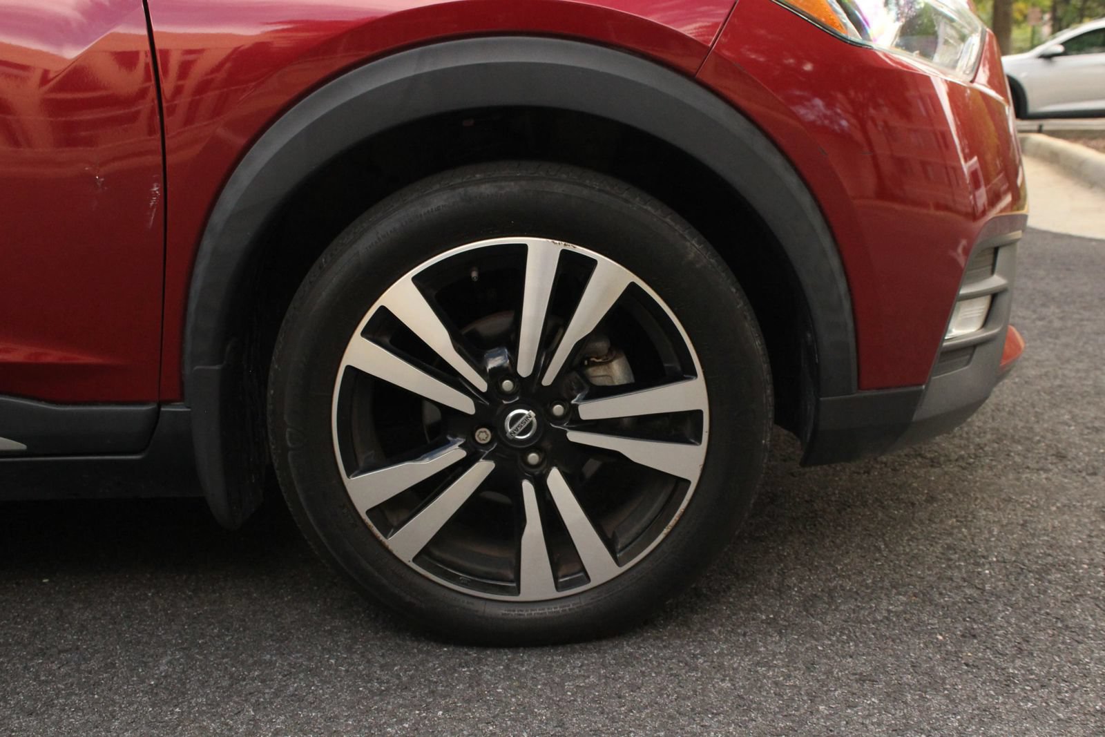Used 2020 Nissan Kicks SR FWD image 4