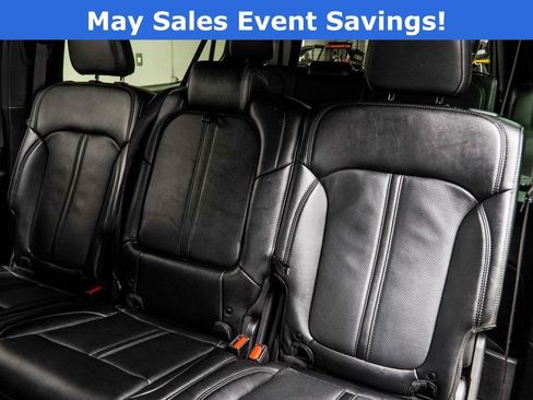 Used 2024 Jeep Wagoneer L Series II w/ Flexible Seating Group AWD/4WD image 37