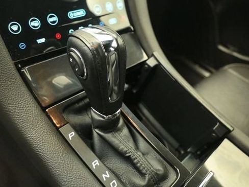 Used 2018 Ford Taurus Limited FWD image 19