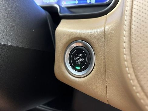 Used 2022 Chevrolet Suburban Premier AWD/4WD image 44