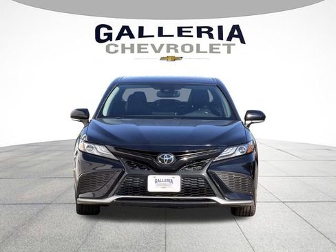 Used 2021 Toyota Camry XSE image 3