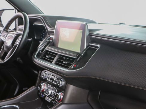 Used 2024 GMC Yukon AT4 w/ Technology Package AWD/4WD image 31