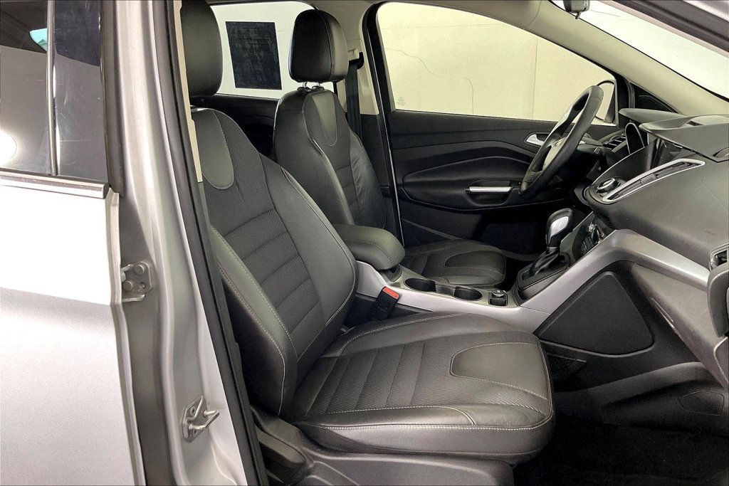 Used 2016 Ford Escape SE w/ SE Chrome Package FWD image 9