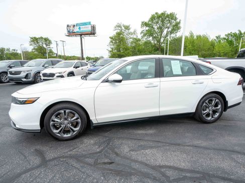 Certified 2025 Honda Accord EX-L image 3