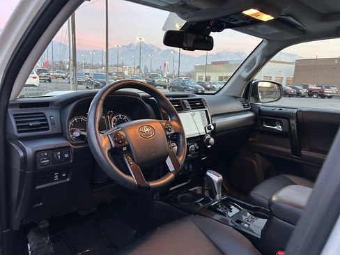 Used 2022 Toyota 4Runner TRD Off-Road Premium w/ Moonroof Package image 10