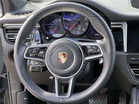Used 2021 Porsche Macan image 18
