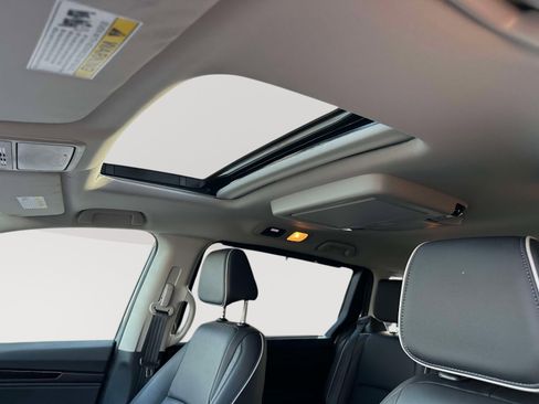Used 2025 Honda Odyssey Touring image 8