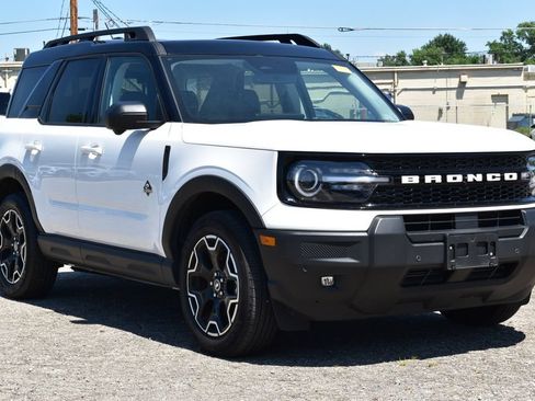 Used 2025 Ford Bronco Sport Outer Banks w/ Outer Banks Tech Package+ AWD/4WD image 3