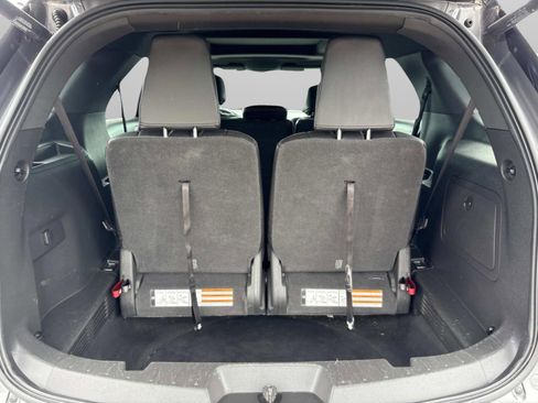 Used 2013 Ford Explorer XLT image 11