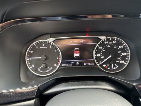 Used 2022 Nissan Pathfinder S image 37