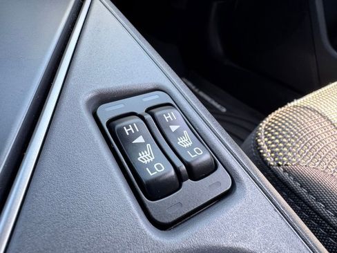 Used 2024 Subaru Crosstrek 2.0i Premium image 20