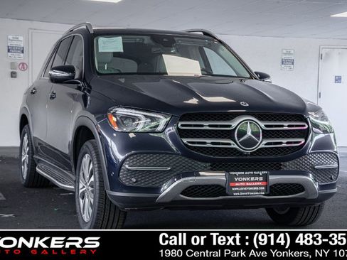 Used 2022 Mercedes-Benz GLE 350 4MATIC w/ Premium Package image 4