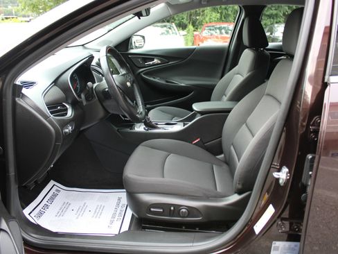 Used 2021 Chevrolet Malibu RS FWD image 22