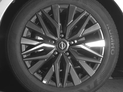 Used 2025 Nissan Altima 2.5 SV image 12