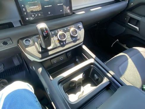 Used 2021 Land Rover Defender 90 X-Dynamic S AWD/4WD image 28