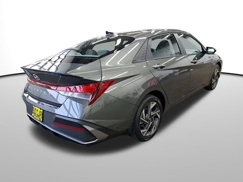 New 2025 Hyundai Elantra Sport image 6