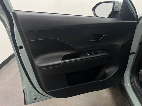 Used 2024 Hyundai Kona SEL AWD/4WD image 12