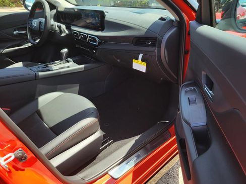 New 2026 Nissan Sentra SR FWD image 11