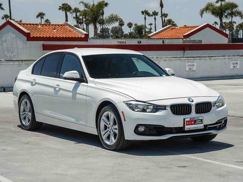 Used 2016 BMW 328i Sedan RWD image 4