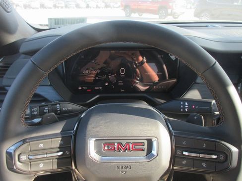 New 2026 GMC Acadia AT4 image 18