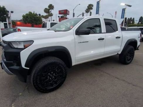 Used 2024 Chevrolet Colorado Trail Boss AWD/4WD image 4
