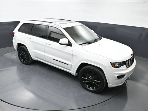 Used 2020 Jeep Grand Cherokee Altitude RWD image 38