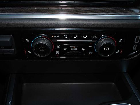 Used 2025 Chevrolet Silverado 1500 RST w/ Convenience Package II AWD/4WD image 39