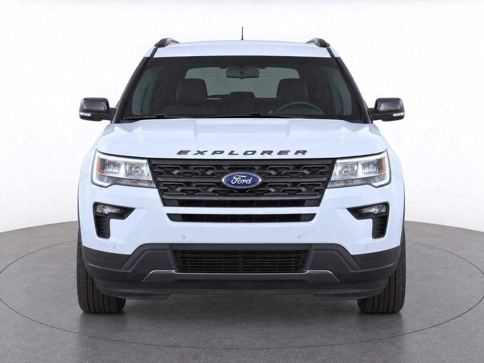Used 2018 Ford Explorer XLT w/ Equipment Group 202A FWD image 6