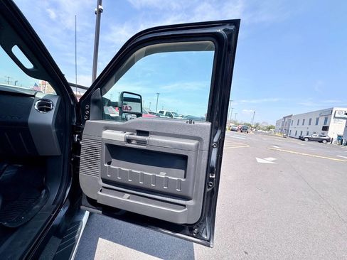 Used 2012 Ford F250 Lariat w/ Lariat Interior Pkg image 26