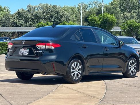 Certified 2022 Toyota Corolla LE FWD image 4
