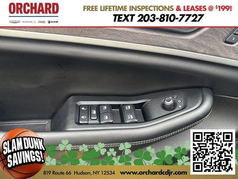 Used 2023 Jeep Grand Cherokee Limited w/ Black Appearance Package image 23