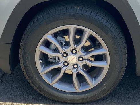 Used 2023 GMC Terrain SLT FWD image 28