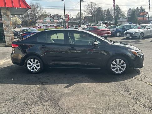 Used 2024 Toyota Corolla LE image 8