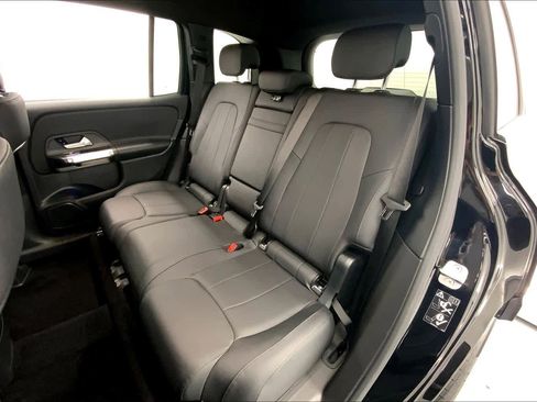 Used 2026 Mercedes-Benz GLB 250 image 17