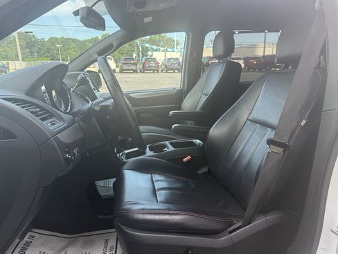 Used 2017 Dodge Grand Caravan GT FWD image 10
