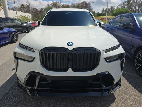 Used 2024 BMW X7 xDrive40i w/ M Sport Package image 3