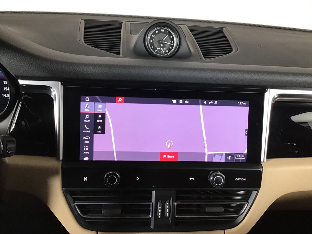 Certified 2023 Porsche Macan Turbo AWD/4WD image 33