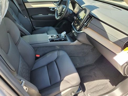 New 2025 Volvo XC90 B5 Core w/ Climate Package image 15