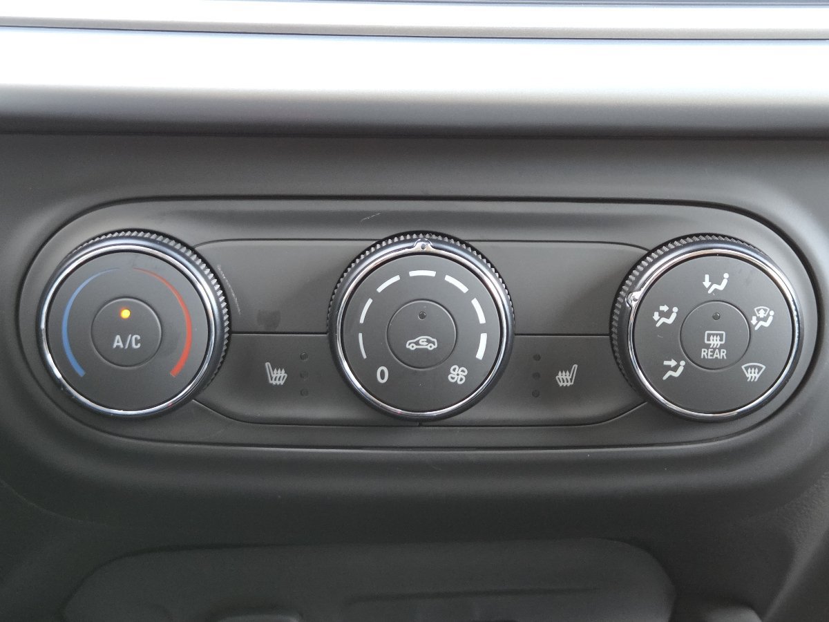 New 2026 Chevrolet Trax LS w/ LS Convenience Package FWD image 35