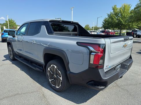 New 2026 Chevrolet Silverado EV LT image 5