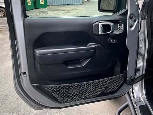 Used 2020 Jeep Wrangler Unlimited Sport S image 9