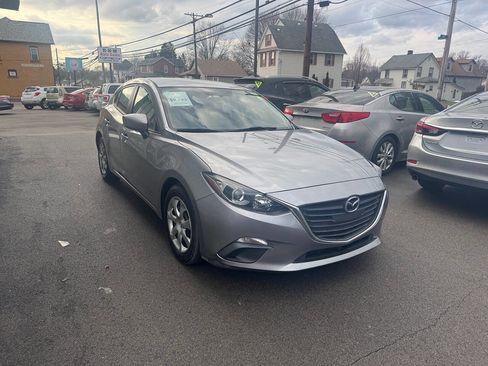 Used 2016 MAZDA MAZDA3 i Sport image 6