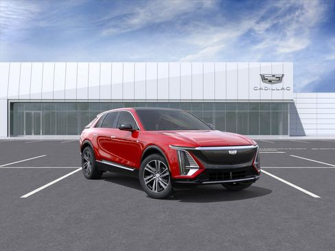 New 2026 Cadillac Lyriq Luxury w/ LPO, Floor Liner Package AWD/4WD image 29