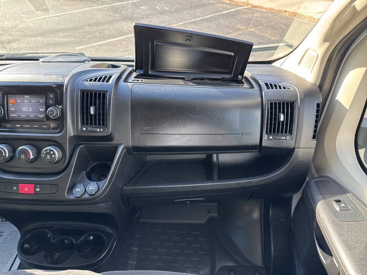 Used 2018 RAM ProMaster 2500 w/ Interior Convenience Group FWD image 9
